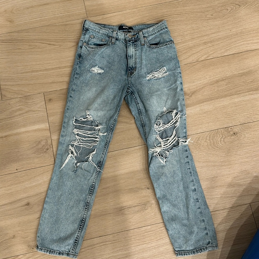 Aeropostale ripped mom jeans size 4 regular